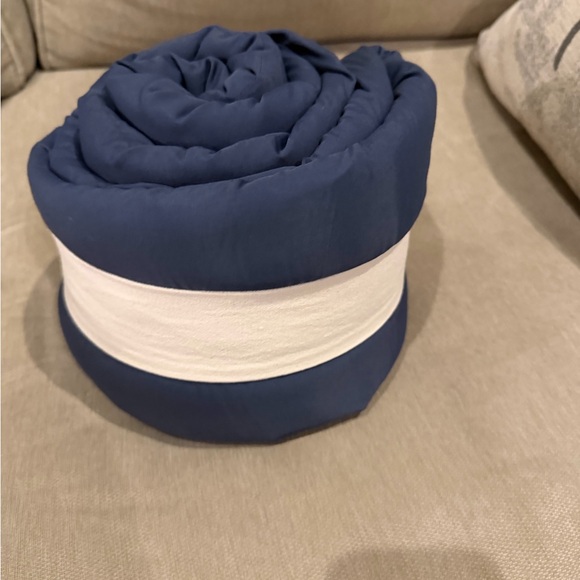 Travel Neck Pillow - Picture 7 of 8